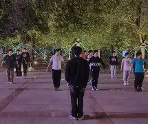 包含瓦伦西亚训练开放日，清晨强势反弹引欢呼，德甲在即，阵容厚度经受考验的词条-开云官方网站